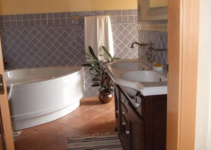 Quinta Do Mar Mit Whirlpool By Interhome